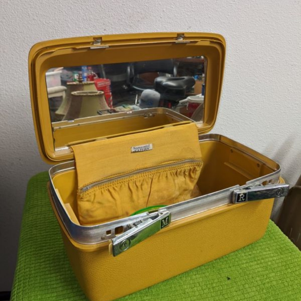 Samsonite vanity case